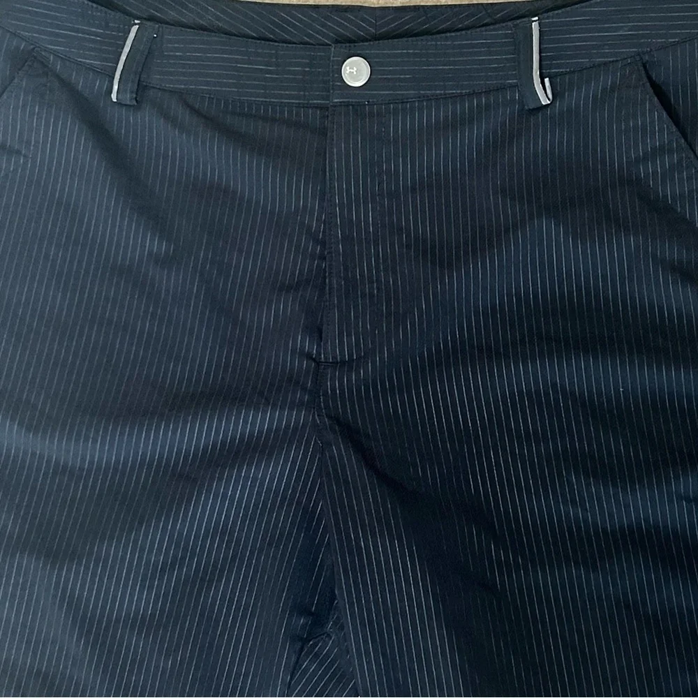 Under Armour Golf Shorts Black Pinstripe‎ Pattern Coldblack Moisture Wicking